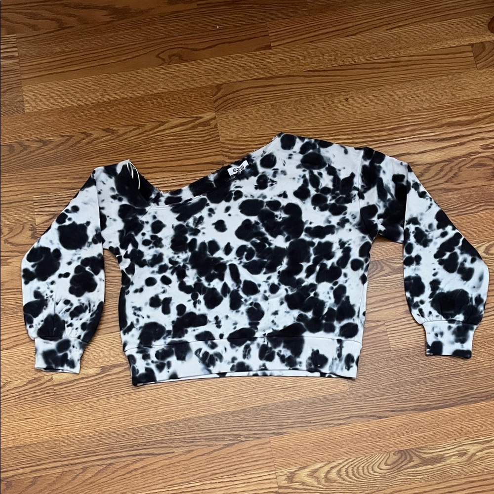 NWT Revolve’s 525 Black and White Cropped Sweatshirt